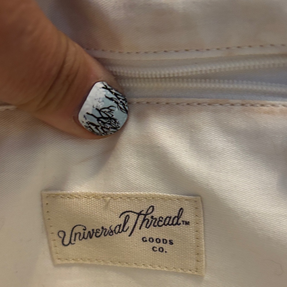 Floral Cream Universal Thread fabric purse - Picture 9 of 9